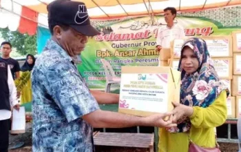 Polda Kepri Bekerjasama Dengan Forum Mesjid dan Musholla, Bagi Ratusan Sembako Kepada Kaum Dhuafa