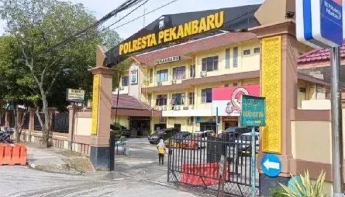 Diduga Bagi-bagi duit Konferensi Pers di Polresta Pekanbaru, Dananya Dari mana?
