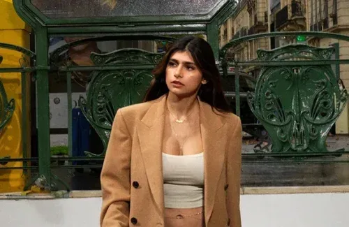 Brand Baru Mia Khalifa Bermerek "Sheytan"