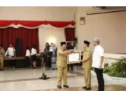Bupati H. Sukiman Terima Penghargaan Anugerah Treasury Award dari DJPb Riau Terbaik II