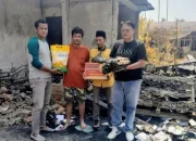 Menyisihkan Sedikit Rezeki, LSM dan Wartawan Bantu Korban Kebakaran di Desa Sungai Batang
