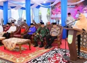 Safari Ramadhan di Kecamatan Bathin Solapan, Bupati Kasmarni Bagikan Bantuan
