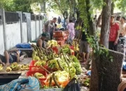 Jelang Lebaran Pedagang Musiman Mulai Ramai di Jalan WR Supratman Kraksan