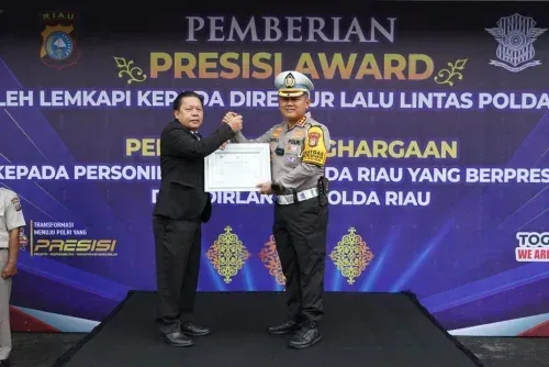 Kombes Taufiq Diberi Penghargaan Presisi Award 2024