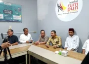 Ustadz UAS Dampingin Abdul Wahid Bertemu Rakyat