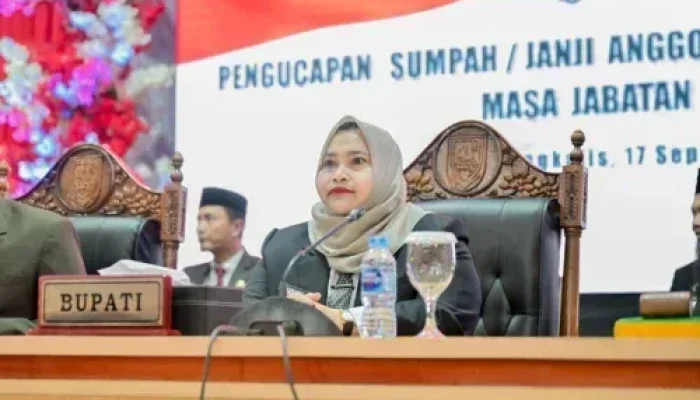 Resmi Dilantik 45 Anggota DPRD Bengkalis, Bupati Kasmarni Ucapkan Selamat dan Tahniah