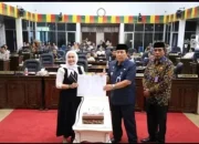 Bupati Sukiman Ajukan Ranperda APBD-P Kabupaten Rokan Hulu 2024 Sebesar Rp 2,1 Triliun di DPRD