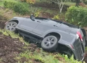 Mobil Kadis Pertanian Bengkalis Alami Kecelakaan Tunggal di Jalan Lebai Wahid Desa Bantan Tua