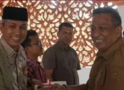 Bupati Anton Bagikan Sertifikat Tanah Program PTSL dan Redistribusi Tahun Anggaran 2024