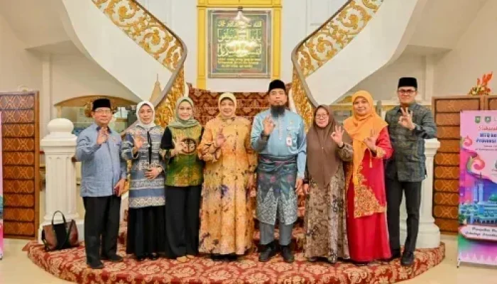 Selesai Tugas Pengawasan MTQ ke-43 Riau, Bupati Bengkalis Antar Kepulangan Isteri Menteri Agama RI