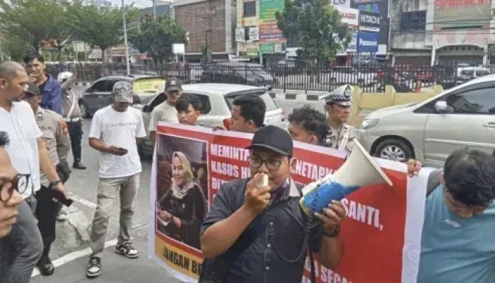 Ikut Demo Tunjangan Ida Yulita Susanti, Peserta Akui Hanya Ikut-Ikutan dan Diduga Terima Bayaran