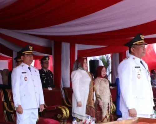 Semarak HUT ke-80 RI di Rohul: Bupati Anton Pimpin Upacara Detik-Detik Proklamasi dengan Penuh Khidmat