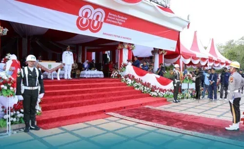 Semarak HUT ke-80 RI di Rohul: Bupati Anton Pimpin Upacara Detik-Detik Proklamasi dengan Penuh Khidmat
