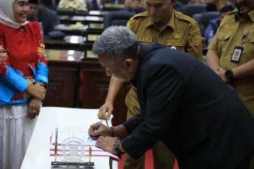 DPRD Rohul Sahkan APBD-P 2025 Rp 2,05 Triliun: Fokus Percepatan Pembangunan dan Pelayanan Publik