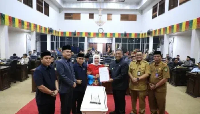 DPRD Rohul Sahkan APBD-P 2025 Rp 2,05 Triliun: Fokus Percepatan Pembangunan dan Pelayanan Publik