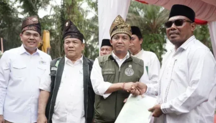 Relokasi Warga TNTN, Pemerintah Serahkan Lahan Pengganti Lewat Skema Perhutanan Sosial