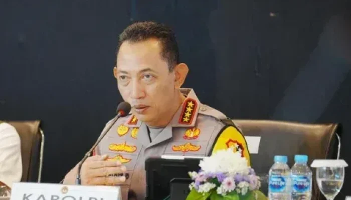 Kapolri Tinjau Pelabuhan Merak, Tekankan Kesiapsiagaan Cuaca Ekstrem Saat Nataru