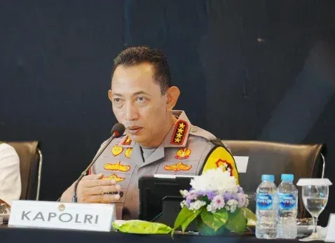 Kapolri Tinjau Pelabuhan Merak, Tekankan Kesiapsiagaan Cuaca Ekstrem Saat Nataru