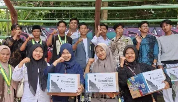 Pemuda Sumenep Turun Jalan Galang Dana untuk Sumatra