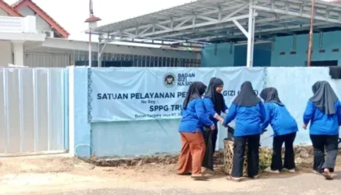 Relawan Dapur Makan Gratis Prioritaskan Kebersihan demi Kualitas Gizi
