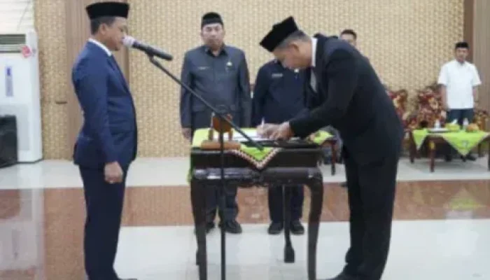 Hatta Dilantik Lagi Jadi Direktur Perumda Way Sekampung, Bupati Tekankan Perbaikan Air Bersih