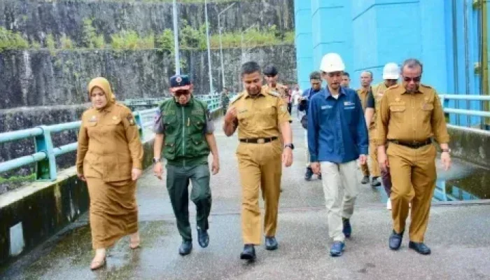 Curah Hujan Tinggi, Bupati Kampar Tinjau Waduk PLTA Koto Panjang dan Imbau Warga Waspada