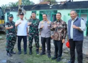 Pasca Kebakaran Asrama Pancasila, Wako Pekanbaru Turun Langsung Bersihkan Puing