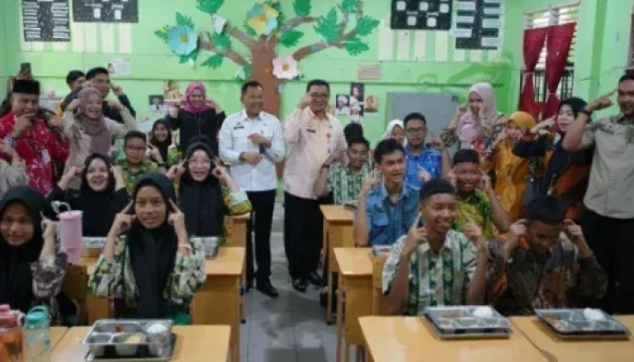 Pantau MBG di Pekanbaru, Pemprov Riau Tegaskan Komitmen Gizi Anak