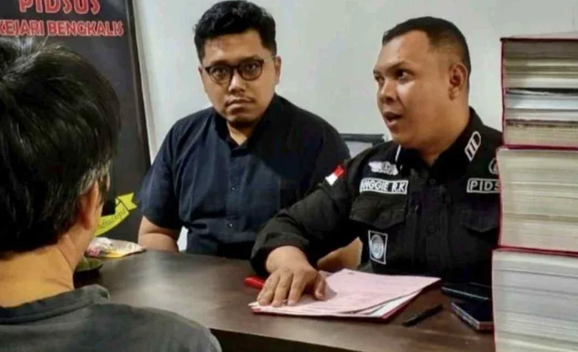Jerat Korupsi Rp1,4 Miliar, Mantan Plt Kepala Satpol PP Bengkalis Ditahan