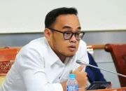 DPR  Ingatkan Polri Tetap di Bawah Presiden, Wacana di Bawah Kementerian Dinilai Mundur