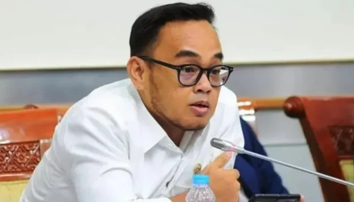 DPR  Ingatkan Polri Tetap di Bawah Presiden, Wacana di Bawah Kementerian Dinilai Mundur