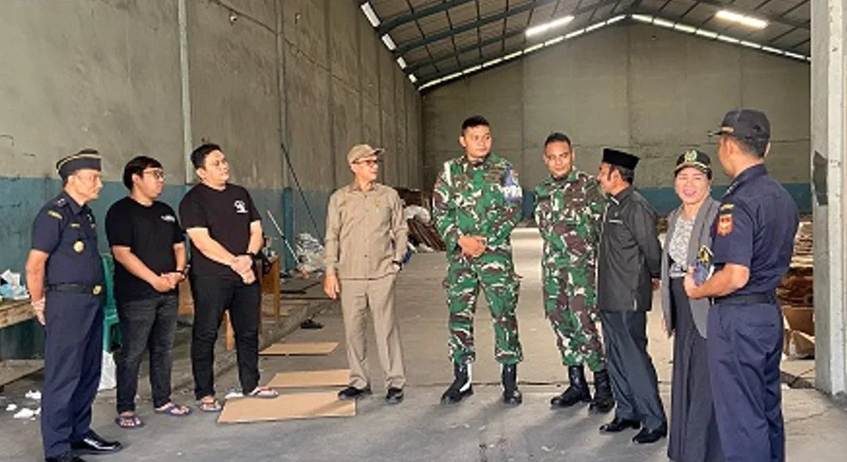 DPRD Pekanbaru Sidak Gudang Rokok Ilegal, Tersisa Dua Kontainer