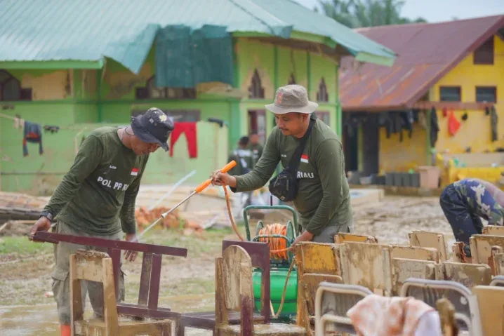 Satpol PP Riau Tuntaskan Misi Kemanusiaan Pascabanjir di Aceh