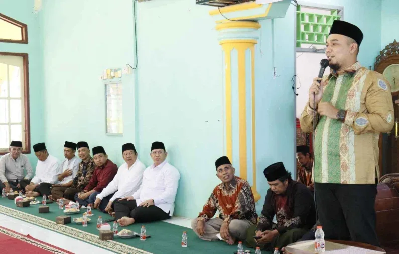 Peringatan Isra Mi’raj di Rengat Barat, Bupati Inhu Tekankan Disiplin dan Perbaikan Infrastruktur