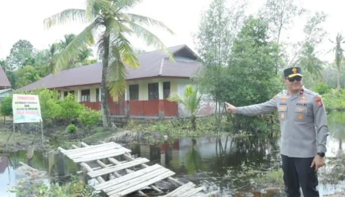 Wakapolda Riau Tinjau Jembatan Rusak SDN 18 Meranti