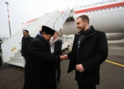 Presiden Prabowo Beri Koin Kepresidenan kepada Pengawal Swiss Usai WEF Davos