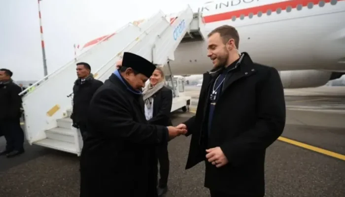 Presiden Prabowo Beri Koin Kepresidenan kepada Pengawal Swiss Usai WEF Davos