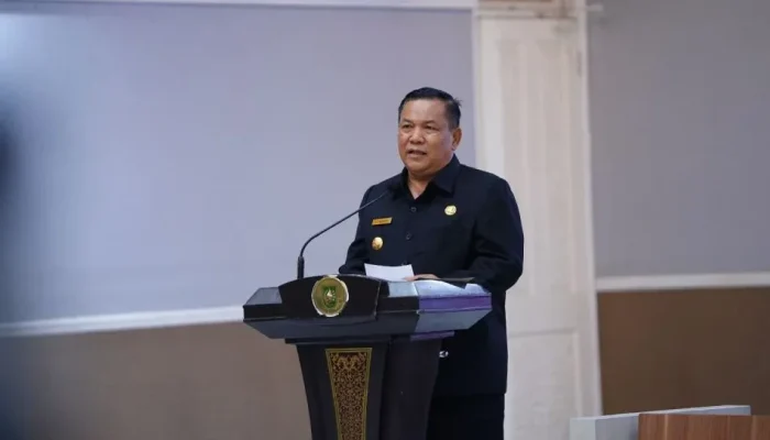 Fiskal Riau Tertekan, Plt Gubernur Ingatkan Pejabat Baru Bekerja Ekstra Keras