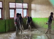 Satpol PP Riau Kirim Misi Kemanusiaan Ke-4 ke Aceh Tamiang, Fokus Pulihkan Sekolah Pascabanjir