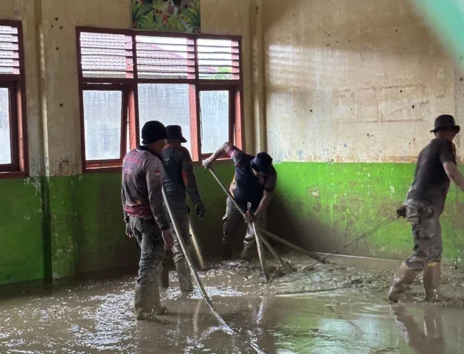 Satpol PP Riau Kirim Misi Kemanusiaan Ke-4 ke Aceh Tamiang, Fokus Pulihkan Sekolah Pascabanjir