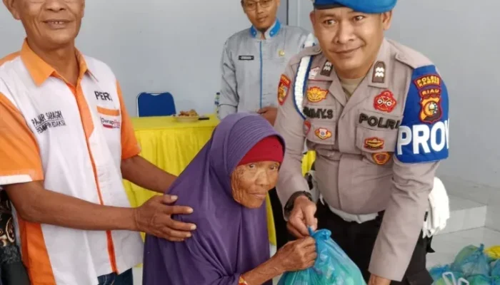 Polsek Tapung Hulu Hadir Lewat Bansos Rutin Untuk Masyarakat Kampar