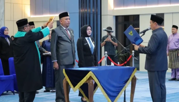 Wawako Pekanbaru Lantik 22 Pejabat Eselon III dan IV
