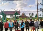 Jelang Ramadan, Pemuda Bengkalis Bersihkan TPU Taman Kota Layu