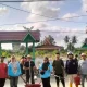 Jelang Ramadan, Pemuda Bengkalis Bersihkan TPU Taman Kota Layu