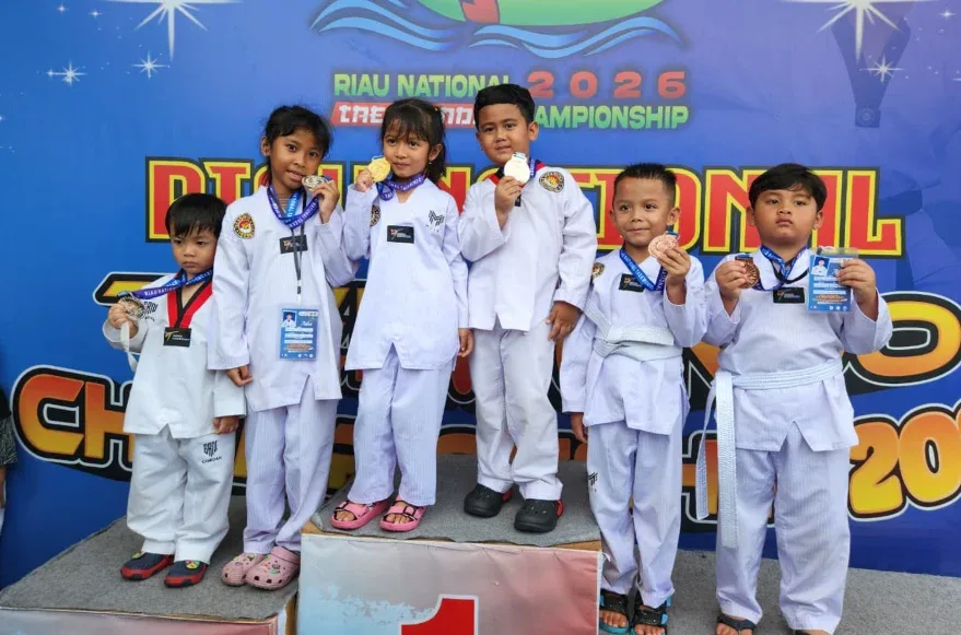 Atlet Taekwondo Polres Kampar Borong 7 Medali di Riau National Championship 2026