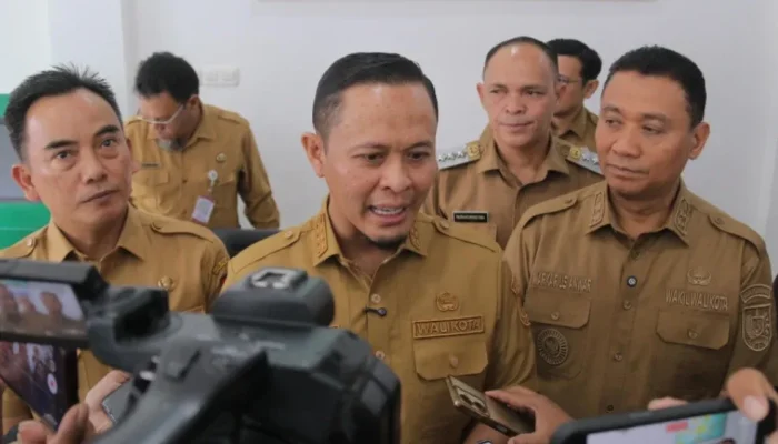 Reklame Ilegal Semrawut, 198 Tiang Billboard di Pekanbaru Dipotong Pemko