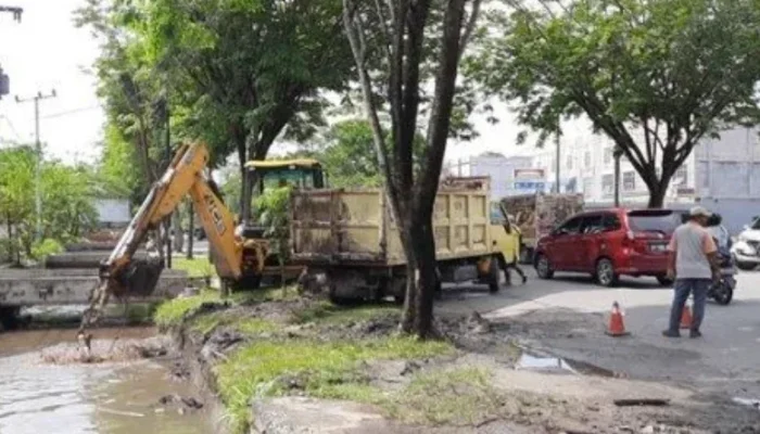Pemko Pekanbaru Bidik Normalisasi 900 Km Drainase, Banjir Jadi Isu Utama 2026