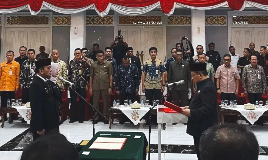 Renaldi Dilantik Jadi Sekwan Riau, Plt Gubernur Tegaskan Evaluasi Kinerja 6 Bulan