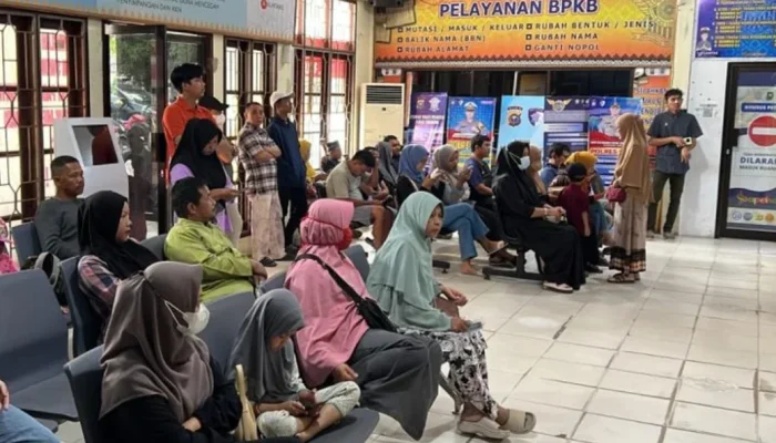Bayar Pajak Kendaraan di Samsat Kubang, Wajib Pajak Dapat Cek Kesehatan Gratis