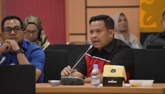 Jalan Rusak & Minim Lampu di Siak, Androy: Wilayah Penghasil Minyak Jangan Dibiarkan Gelap